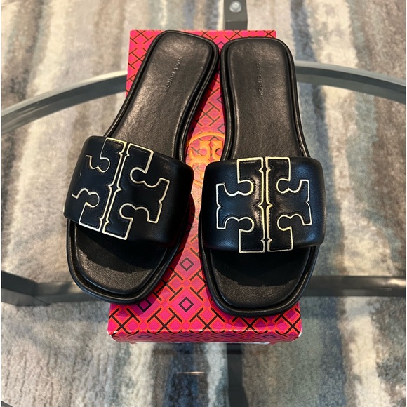 Tory Burch Double T Sport Slide in Black Sz 9.5 In Excellent Pre-Loved Condition - Picture 2 of 8